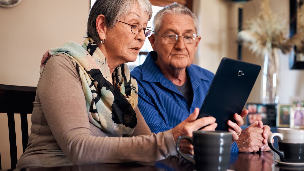 Wielkopolska Infolinia Wsparcia dla seniorów i opiekunów już działa