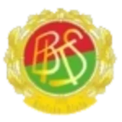 Logo BKS Bielsko-Biała z herbem klubu na tle hali widowiskowej